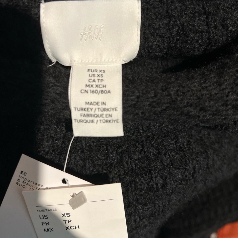 NWT H&M Black Textured Sweater with Gold Button Details - Picture 2 of 4